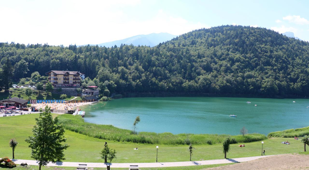 لافاروني Hotel Al Lago المظهر الخارجي الصورة